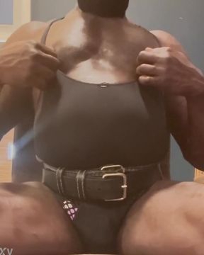 Black Mature Muscle Solo Tits and Vibrator