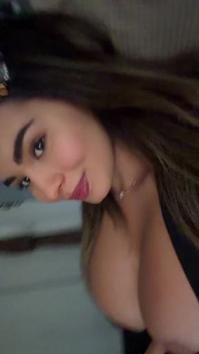Amateur teen shows off her ass and tits