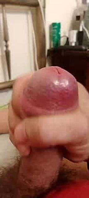 Enos di 80 anni voleva vedere mentre lo faccio venire duro... aspetto suo prossimo messaggio per sborrare