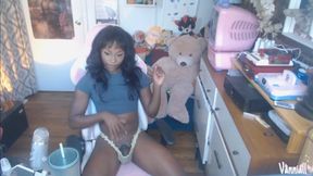 Vanniall shoots for the stars big cock cumshot in her wet mouth
