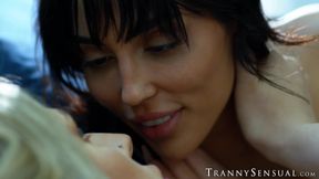 Tranny gal Jade Venus takes full control of hot babe Vanessa Sky