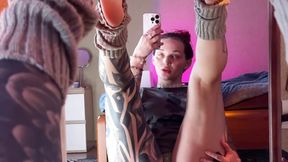 LEGS N FEET SEXY TEASE
