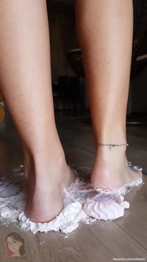 Playing with marshmallows and sucking deep my toes, full length video for you ❤️🔥