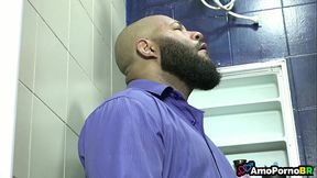 Me transformei em outro homem para minha Enteada