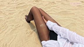 893 Black Cdr Pantyhose on the Sand