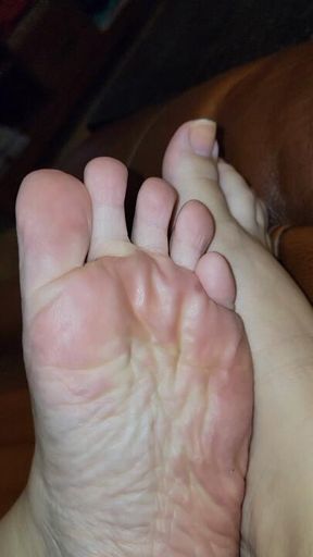 Wiggly Toes