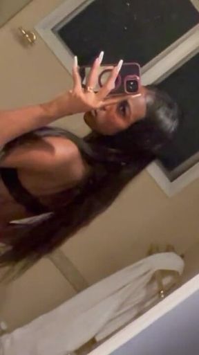 I'm Naughty Wanting to Cum