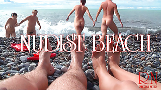NUDIST BEACH &ndash; Nude young couple at beach, naked teen couple