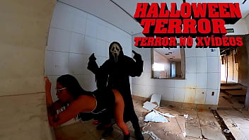 Linda BBW &eacute_ fodida com for&ccedil_a por intruso tarado no Halloween