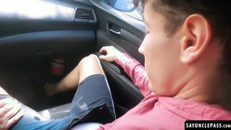 Rodrigo El Santo barebacks muscle passenger Sebas Gold in car