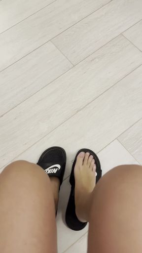 Amateur milf explores her feet obsession on OnlyFans