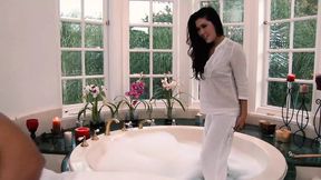 London Keyes &mdash;  Thick Asian Glamour Takes A Deeper Than Deep Throat Fingering&#x1F449;