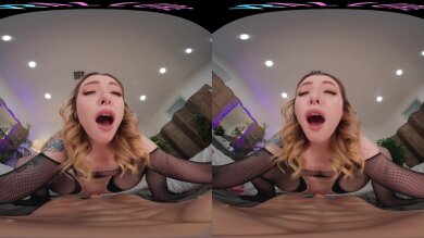 Adorable blonde masturbates in lingerie in virtual reality