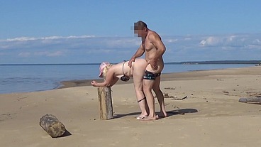 Wild risky fuck on beach curvy mature bitch