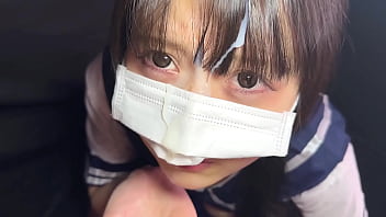 口に出されると思ってたら顔射されて精子まみれになった...