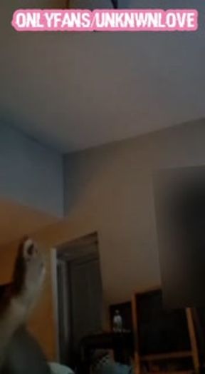 Young thot can't control her toes