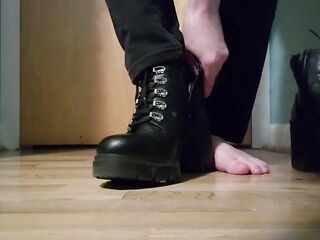 Trans Chap Pulls his Smelly, Perspired Feet out of Boots