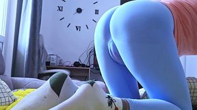 Stepsister's naughty pillow talk leads to multiple squirting orgasms