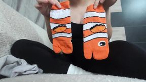 My girlfriend Tries Out What It's Like to Wear Japanese Tabi Socks and Then Plays with Her Feet and Toes