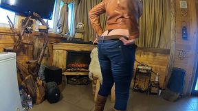Beautiful milf with tight pussy and round ass