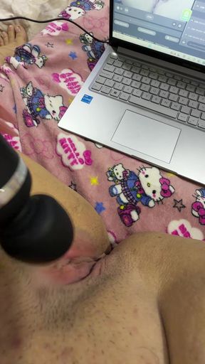 Very hot mom masturbates very delicious until she cums