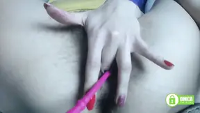 Horny webcam babe drills her hairy pussy