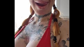 Une vid&eacute_o de mes gros seins ,et su tu regarde bien j ai bobo ,le kine m'_a fait ...