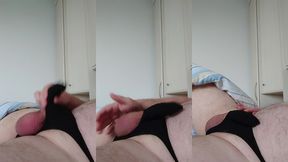 notgeiles wichsen im schwarzen string fur den schwanz