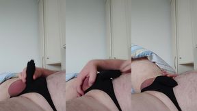 notgeiles wichsen im schwarzen string fur den schwanz