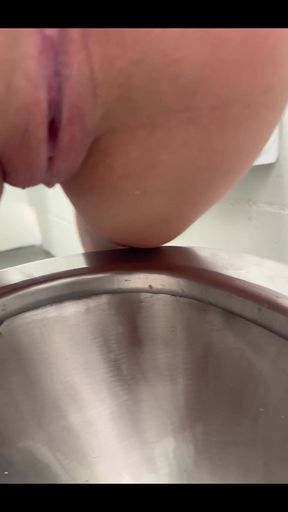 Peeing at a national park in Australia