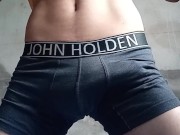 Jovencito cachondo se pajea hasta correrse