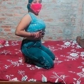 Indian Hot Bhabhi and Young Dever Fucking Fully Shaving Pussy - Couple Sex