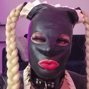 From yesterdays cam session, Jessica all dressed up as a Latex Maid
