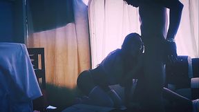 Trans obediente aceptando la humillaci&oacute_n con la boca ocupada