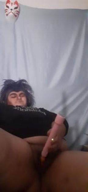 Hitoshi shinsou massages themselves while listening to music and attempting to stay quiet