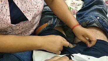 Sex with desi randi bhabhi in yellow saree l with clear hindi audio