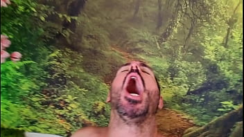 O Porteiro novo do pr&eacute_dio veio trazer as correspondencias e levou rola no rabo.