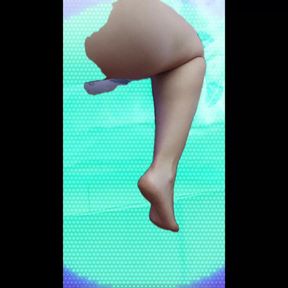 Silvia is waiting for ...