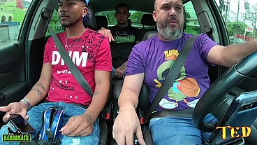 Quando três amigos descem para praia atrás de mulheres tudo acaba em putaria - Manoella Fernandes - Joao O Safado - Jhonny Gab