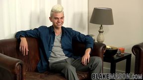 Young blonde homo Titus Snow wanks it like a pro