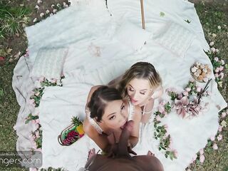 VR Bangers: 2 Ideal Honeys Lick, Suck And Screw In The FFM Trio Of Your Fantasies