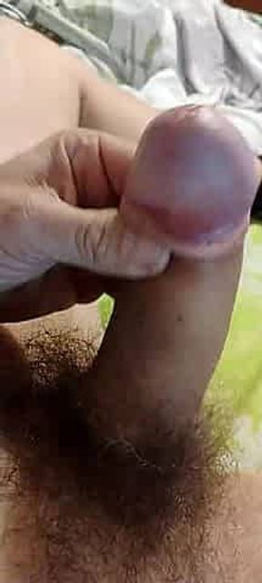 Miei padroni di casa anziani vogliono vedere il mio cazzo.. Prima parte