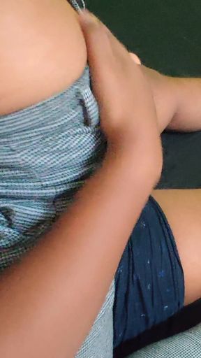 Malay Girl Is Good at Rocking on Top of Her BF, Cums Deep