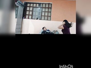 Le ofrezco sexo oral job a un desconocido en el parque hasta que se corre en mi boca.