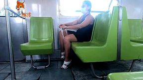 travesuras en el metro de la ciudad en cuarentena, me desnudo y me masturbo