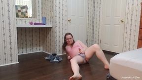 Sexy Trans Milf Jessabelle Cox Pisses All Over Herself And The Floor!