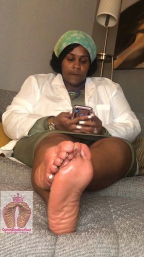 Dr. Qeensizesexyfeet Your GF Are Worthless