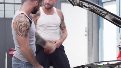 Hard core gay 3some with good looking fellas in a garage