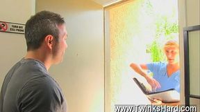 Hardcore gay Even straight muscle guys like Brock Landon can'_t refuse