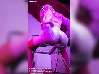the weekend is nearly here and my booty knows it ? my personal pick ?? PINK GLOVES ? +OILED FUTANARI BUTT ?